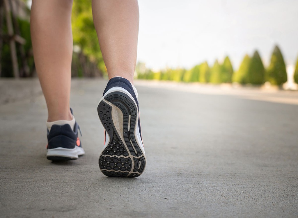 nghiên cứu cho rằng đi bộ 10.000 bước mỗi ngày dường như không cần thiết