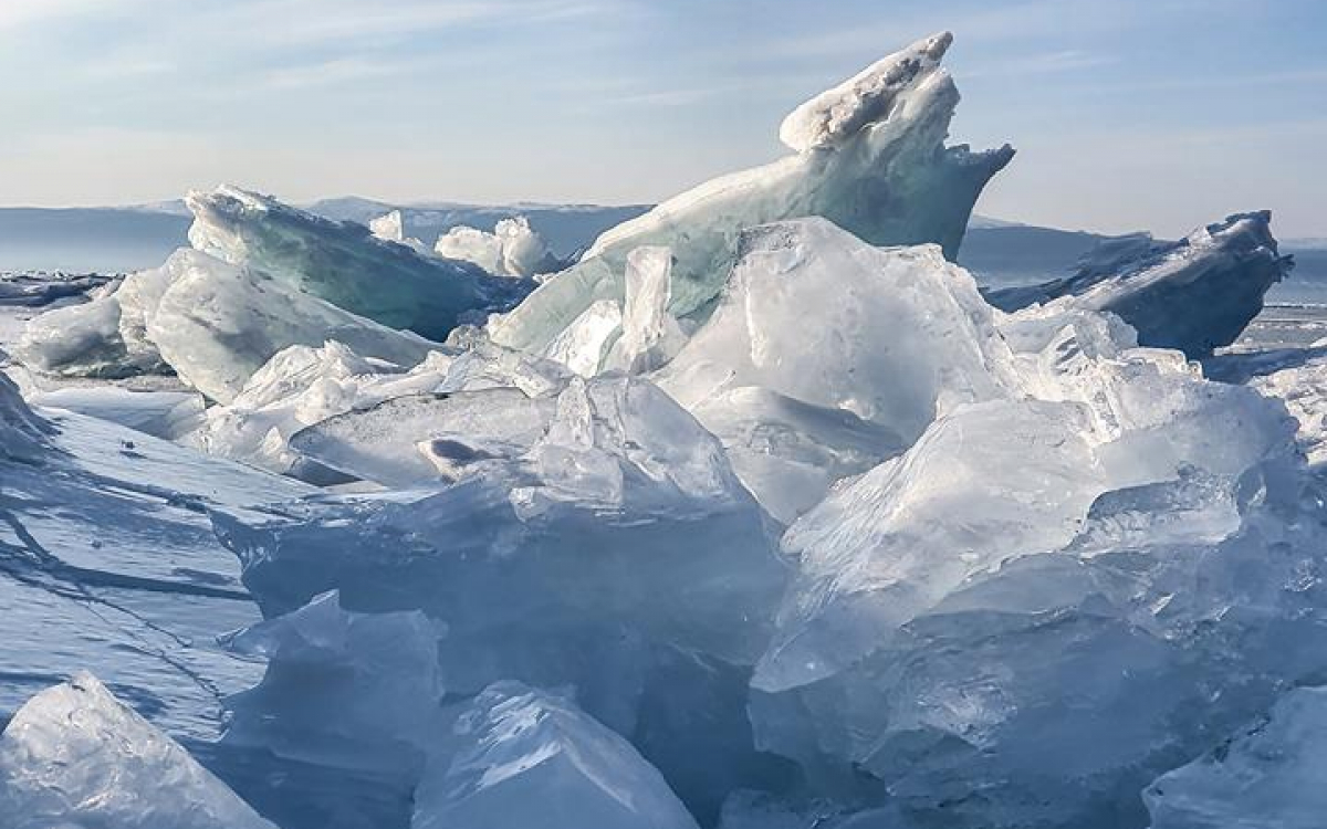 Các hồ nước dưới băng Nam Cực